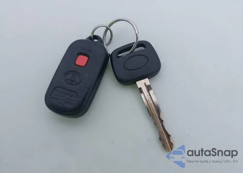 2002 Toyota Sienna Le z USA, uszkodzony, nr VIN 4T3ZF13C22U440155